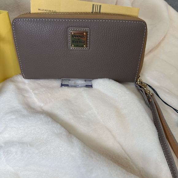 Elegant Brown Leather Bucket Bag and Wallet Set - Picture 4 of 7